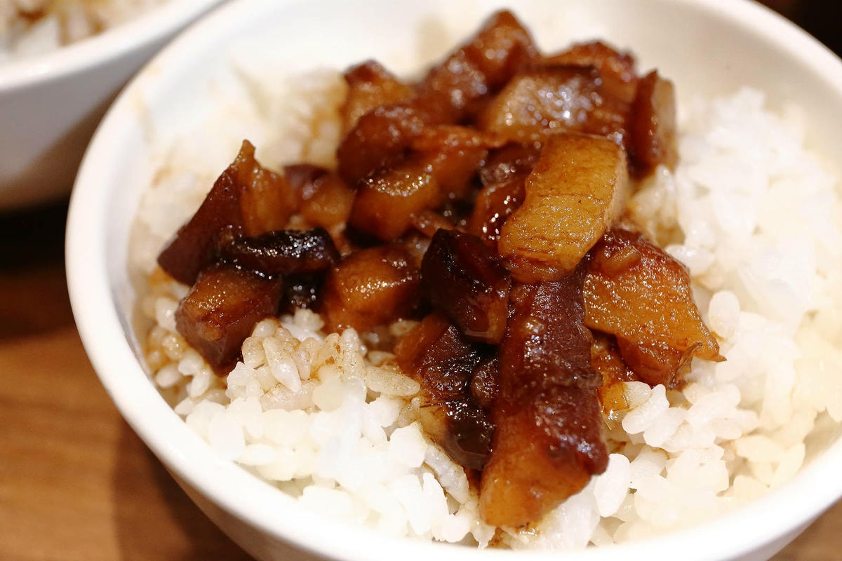 遼寧夜市超人氣平價熱炒店!有有1969,必點冠軍滷肉飯,網友