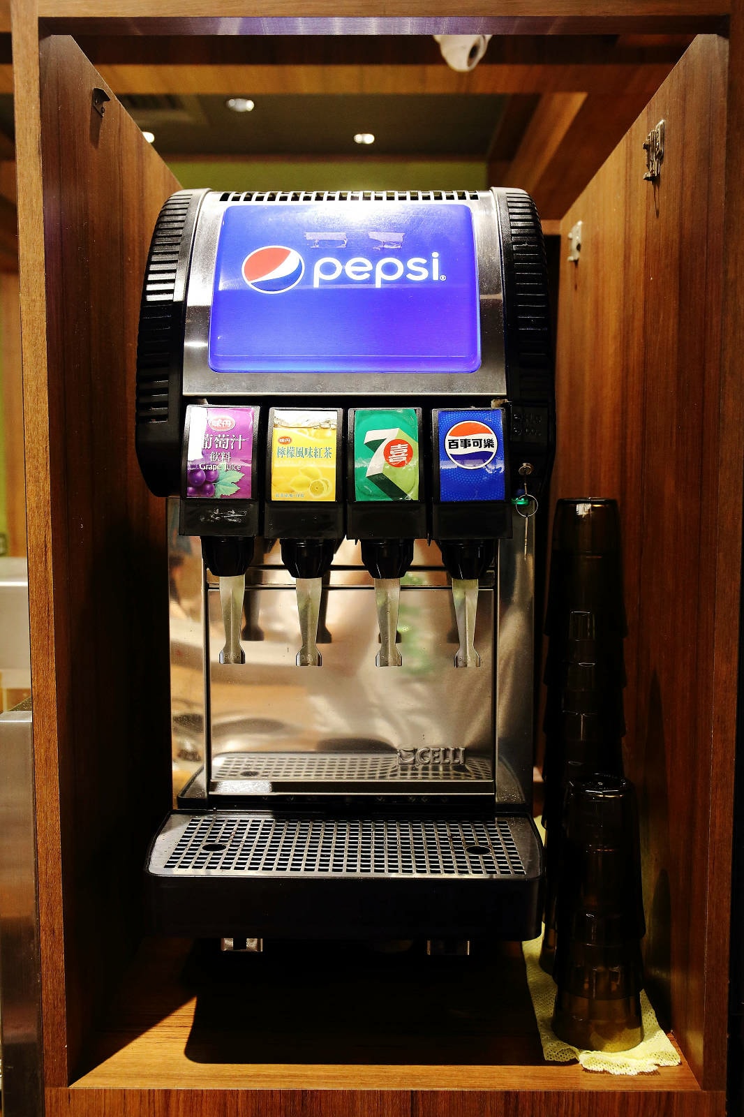 2025微風台北車站餐廳推薦!上村牧場燒肉吃到飽,「特急列車 2025微風台北車站餐廳推薦!上村牧場燒肉吃到飽,「特急列車