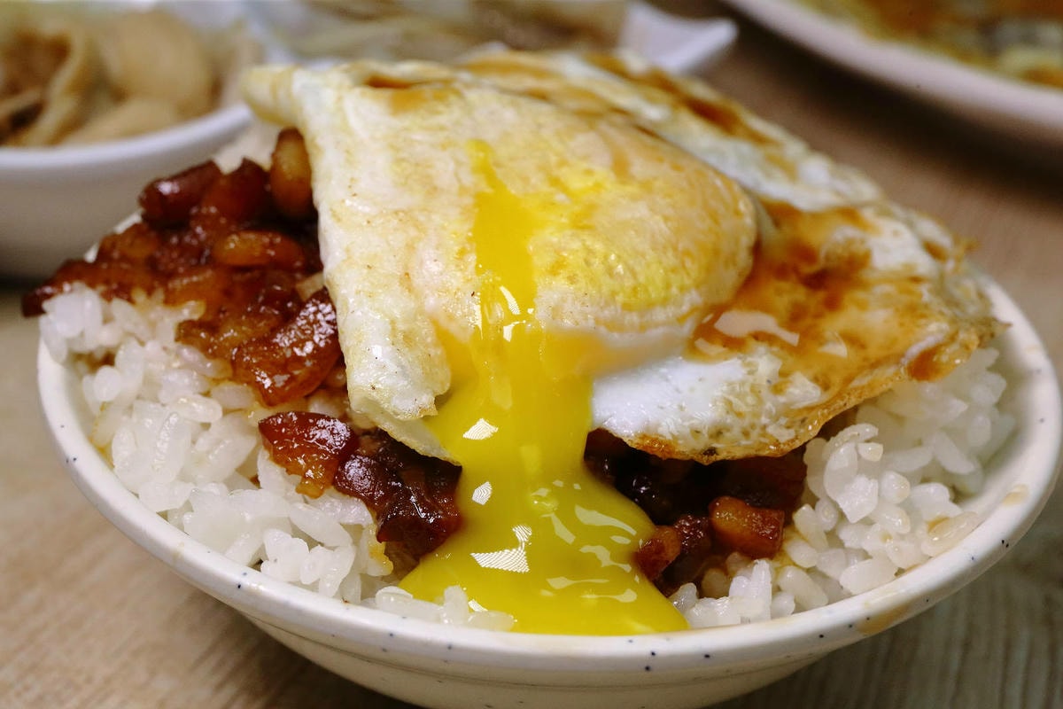 中和在地人推薦宵夜-中和米粉湯,古早味米粉湯、超巨蚵仔煎、金 中和在地人推薦宵夜-中和米粉湯,古早味米粉湯、超巨蚵仔煎、金