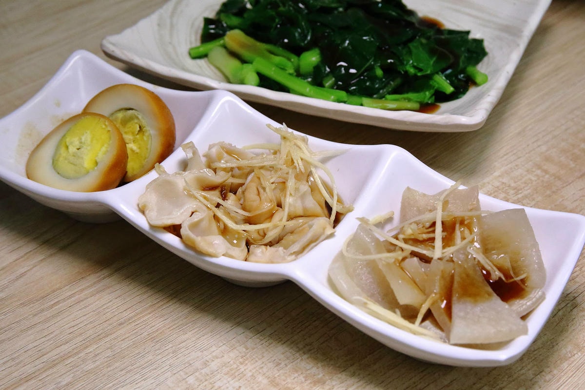 中和在地人推薦宵夜-中和米粉湯,古早味米粉湯、超巨蚵仔煎、金 中和在地人推薦宵夜-中和米粉湯,古早味米粉湯、超巨蚵仔煎、金