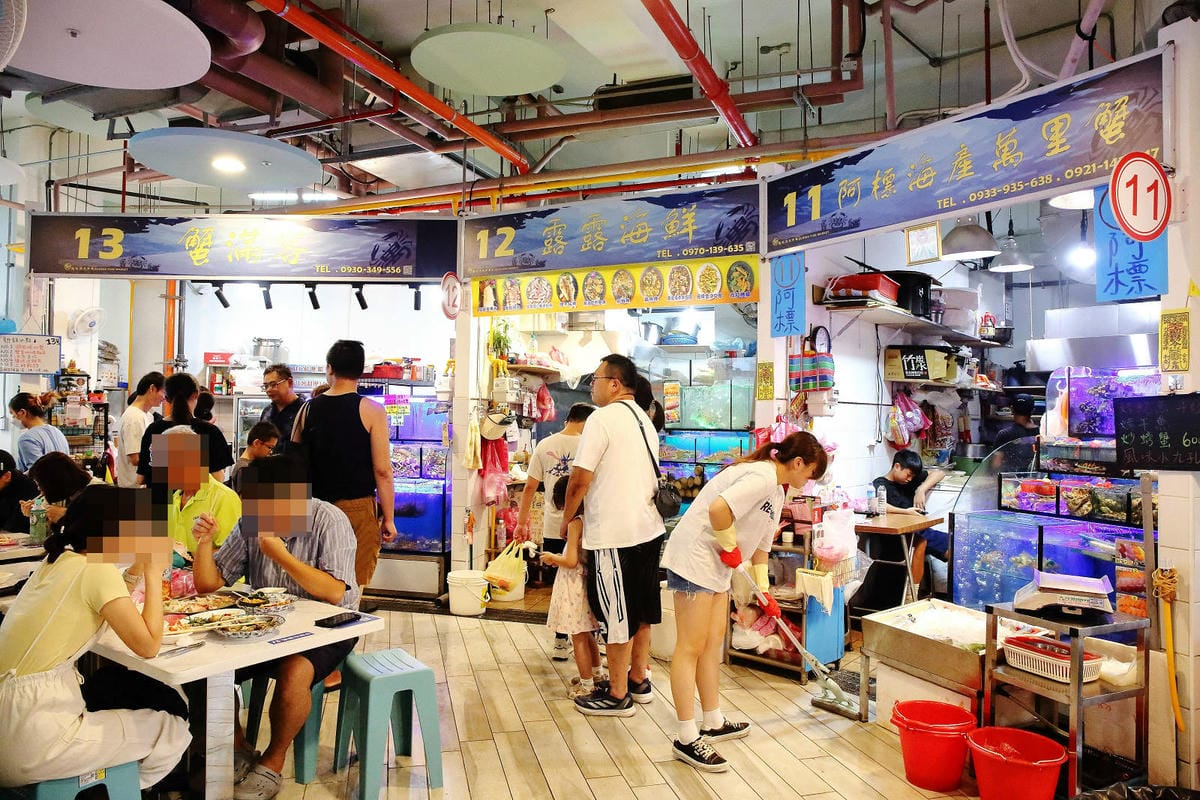 全新龜吼漁夫市集，一樓32攤生鮮攤位、二樓12家代客料理餐廳