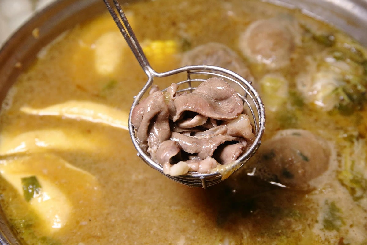 蘆洲必吃羊肉爐高CP值首選!名羊天下羊肉爐-蘆洲三民店,湯頭