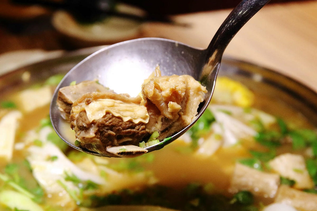 蘆洲必吃羊肉爐高CP值首選!名羊天下羊肉爐-蘆洲三民店,湯頭