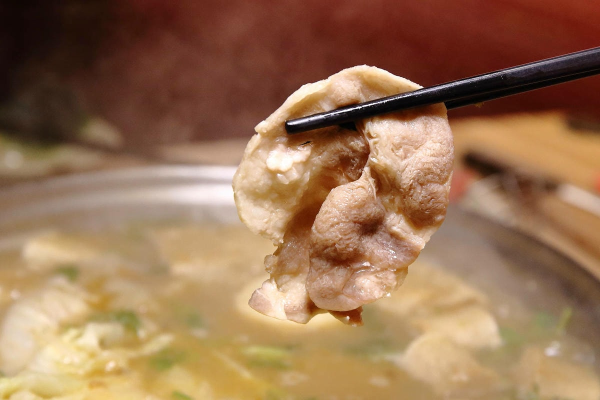 蘆洲必吃羊肉爐高CP值首選!名羊天下羊肉爐-蘆洲三民店,湯頭