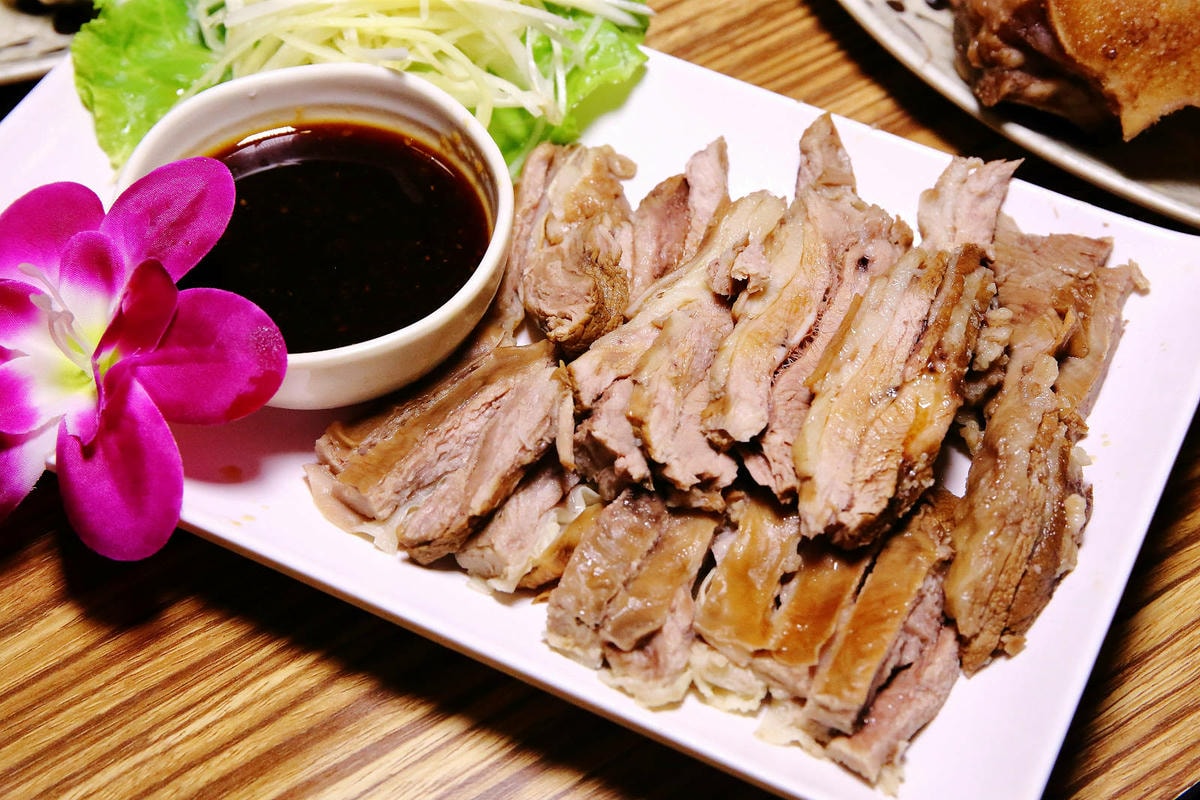 蘆洲必吃羊肉爐高CP值首選!名羊天下羊肉爐-蘆洲三民店,湯頭