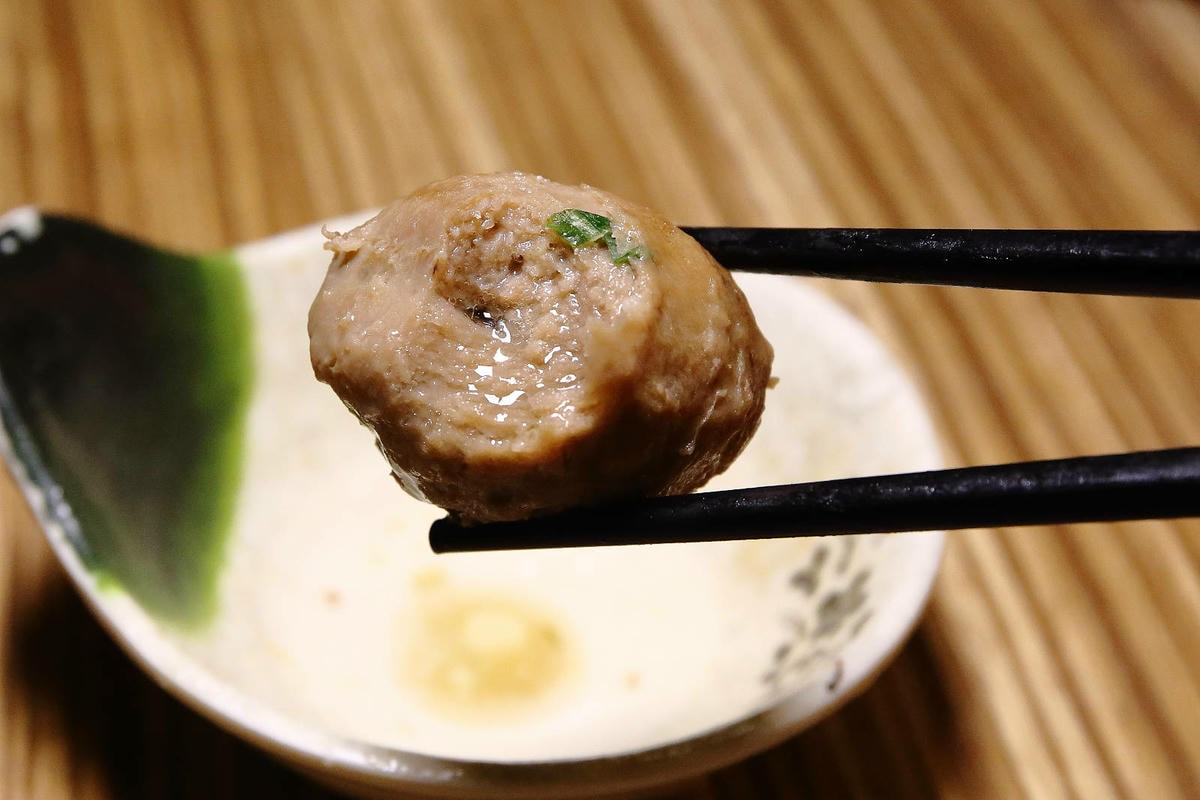 蘆洲必吃羊肉爐高CP值首選!名羊天下羊肉爐-蘆洲三民店,湯頭