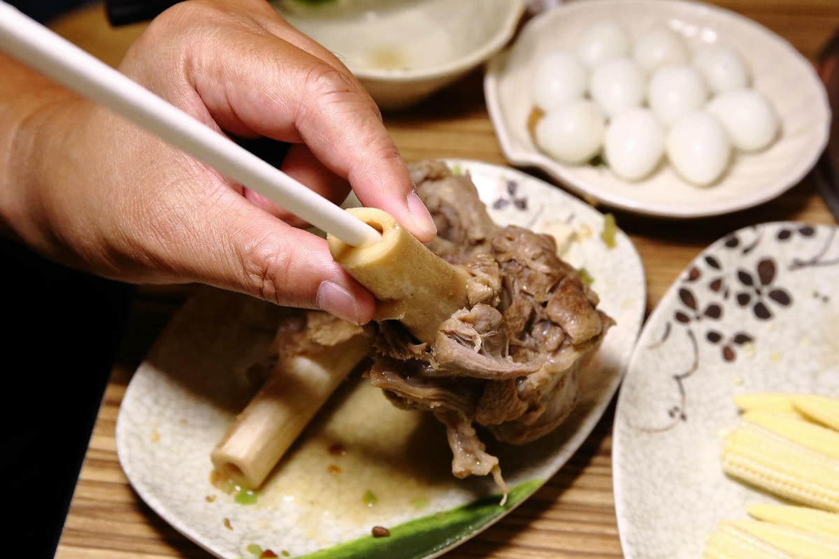 蘆洲必吃羊肉爐高CP值首選!名羊天下羊肉爐-蘆洲三民店,湯頭