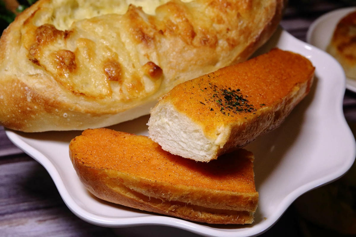 【中永和麵包店推薦】塔吉節慶蛋糕_中和華新店,在地人超推薦,