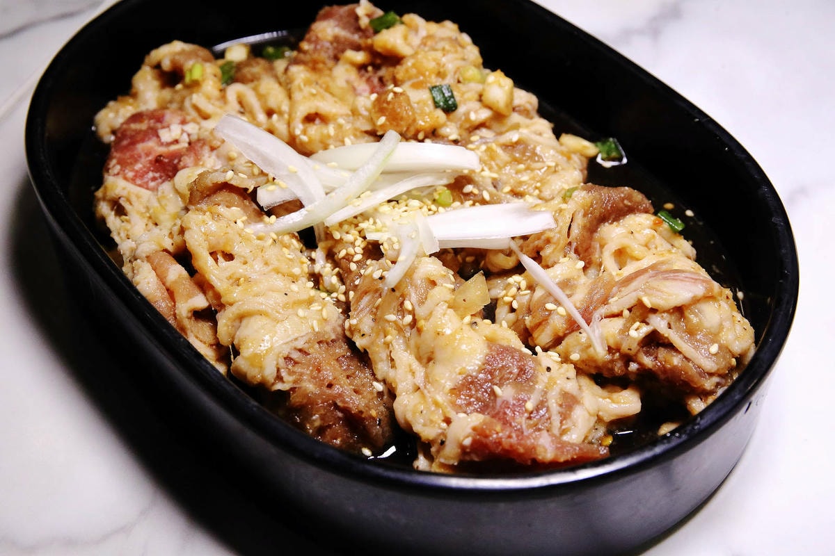 【中和火鍋】焱焱燒鍋,中和民安街積穗夜市美食推薦,韓式小菜、 【中和火鍋】焱焱燒鍋,中和民安街積穗夜市美食推薦,韓式小菜、