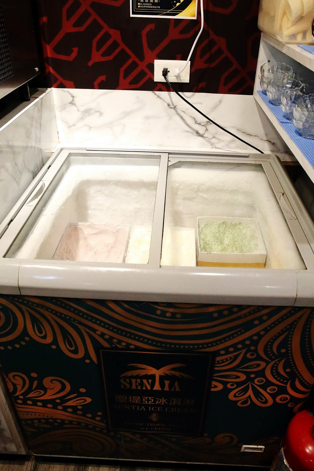 【中和火鍋】焱焱燒鍋,中和民安街積穗夜市美食推薦,韓式小菜、 【中和火鍋】焱焱燒鍋,中和民安街積穗夜市美食推薦,韓式小菜、