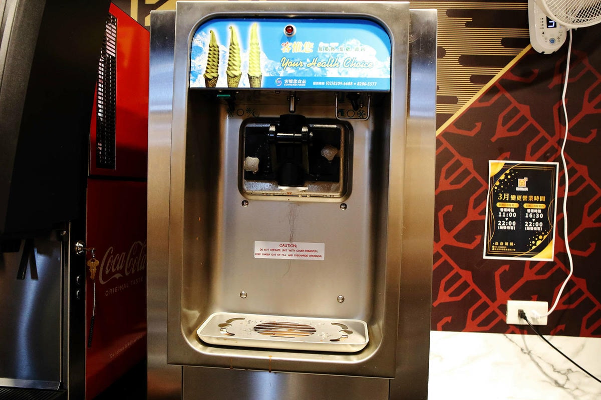 【中和火鍋】焱焱燒鍋,中和民安街積穗夜市美食推薦,韓式小菜、 【中和火鍋】焱焱燒鍋,中和民安街積穗夜市美食推薦,韓式小菜、