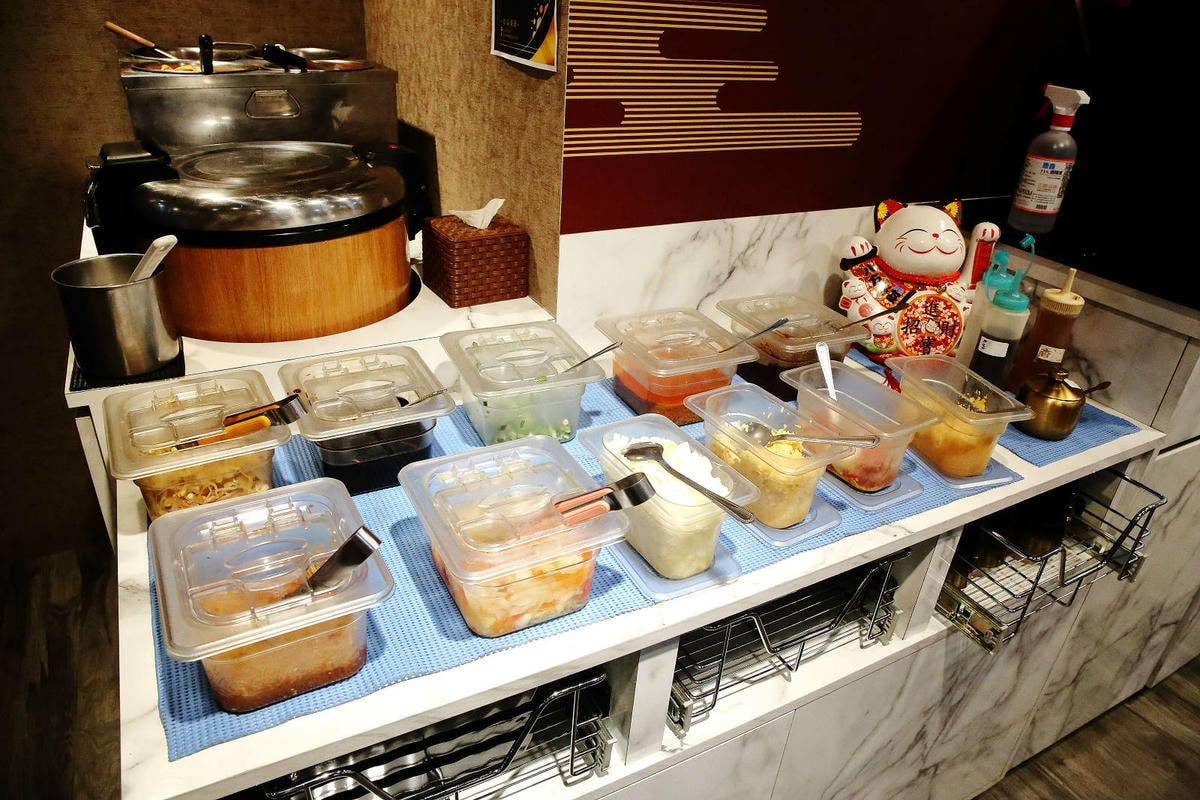 【中和火鍋】焱焱燒鍋,中和民安街積穗夜市美食推薦,韓式小菜、 【中和火鍋】焱焱燒鍋,中和民安街積穗夜市美食推薦,韓式小菜、