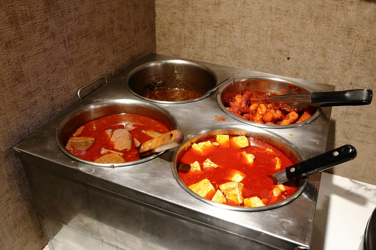 【中和火鍋】焱焱燒鍋,中和民安街積穗夜市美食推薦,韓式小菜、 【中和火鍋】焱焱燒鍋,中和民安街積穗夜市美食推薦,韓式小菜、