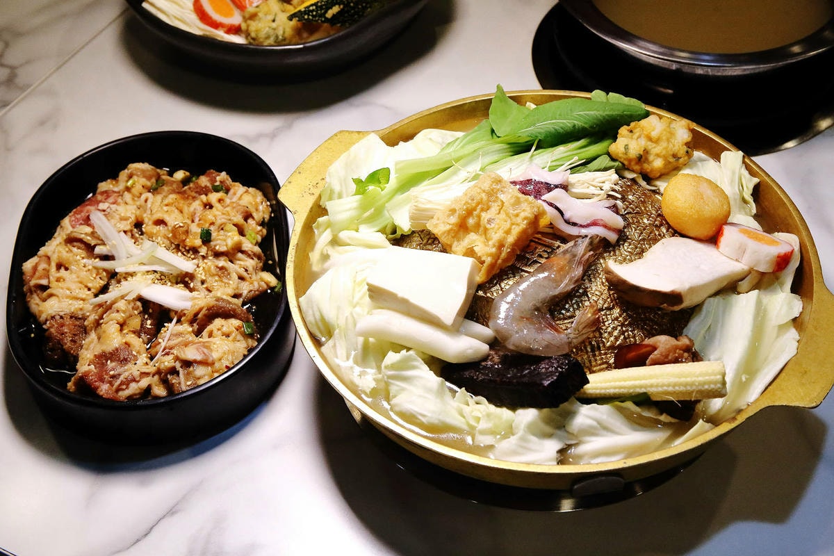 【中和火鍋】焱焱燒鍋,中和民安街積穗夜市美食推薦,韓式小菜、 【中和火鍋】焱焱燒鍋,中和民安街積穗夜市美食推薦,韓式小菜、