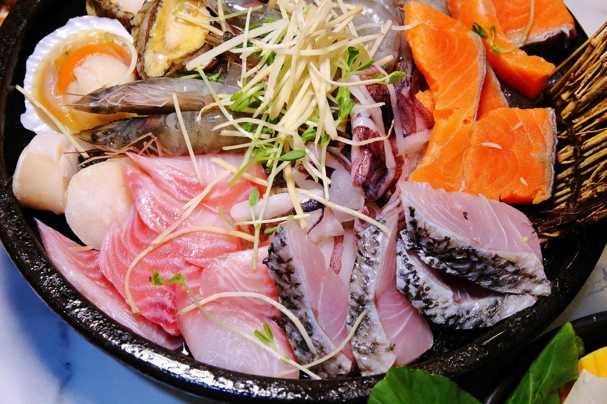 【中和火鍋】焱焱燒鍋,中和民安街積穗夜市美食推薦,韓式小菜、 【中和火鍋】焱焱燒鍋,中和民安街積穗夜市美食推薦,韓式小菜、