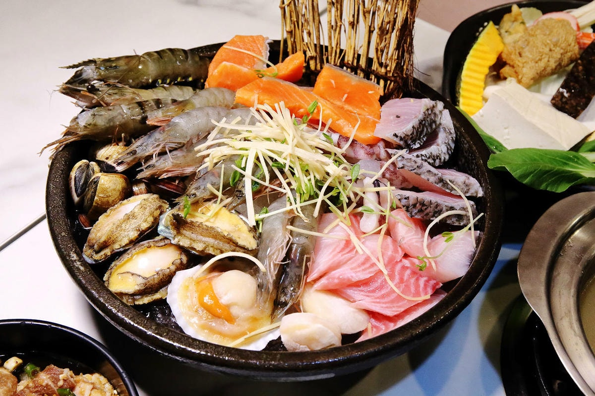 【中和火鍋】焱焱燒鍋,中和民安街積穗夜市美食推薦,韓式小菜、 【中和火鍋】焱焱燒鍋,中和民安街積穗夜市美食推薦,韓式小菜、