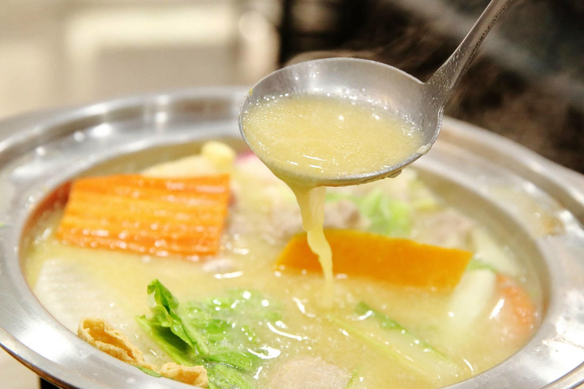 蘆洲小火鍋推薦「逸小鍋鍋物蘆洲店」百元小火鍋自助吧吃到飽!爽