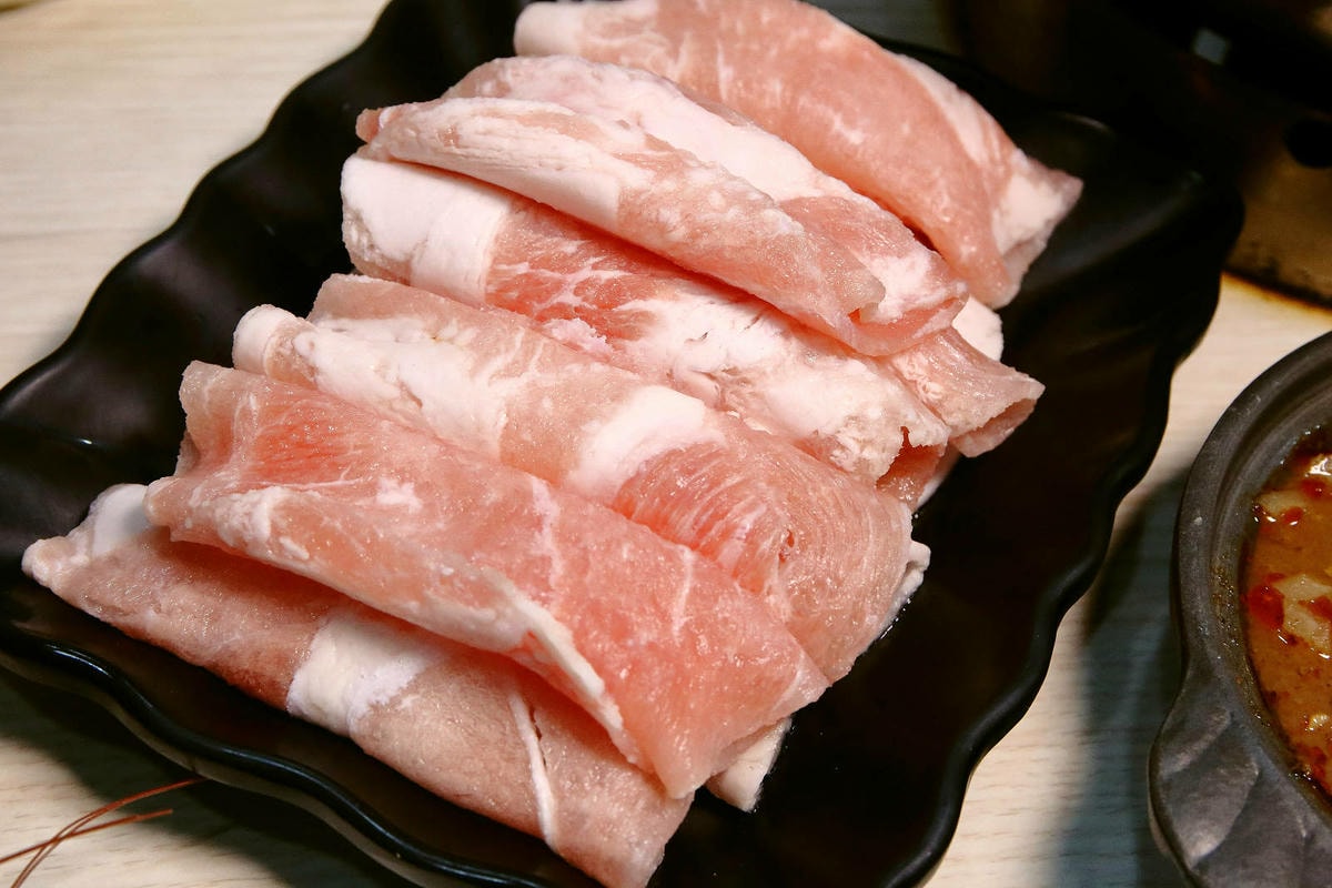 蘆洲小火鍋推薦「逸小鍋鍋物蘆洲店」百元小火鍋自助吧吃到飽!爽