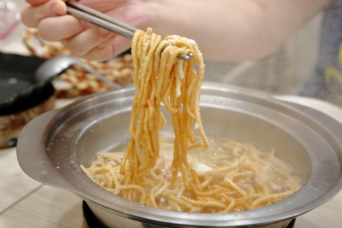 蘆洲小火鍋推薦「逸小鍋鍋物蘆洲店」百元小火鍋自助吧吃到飽!爽