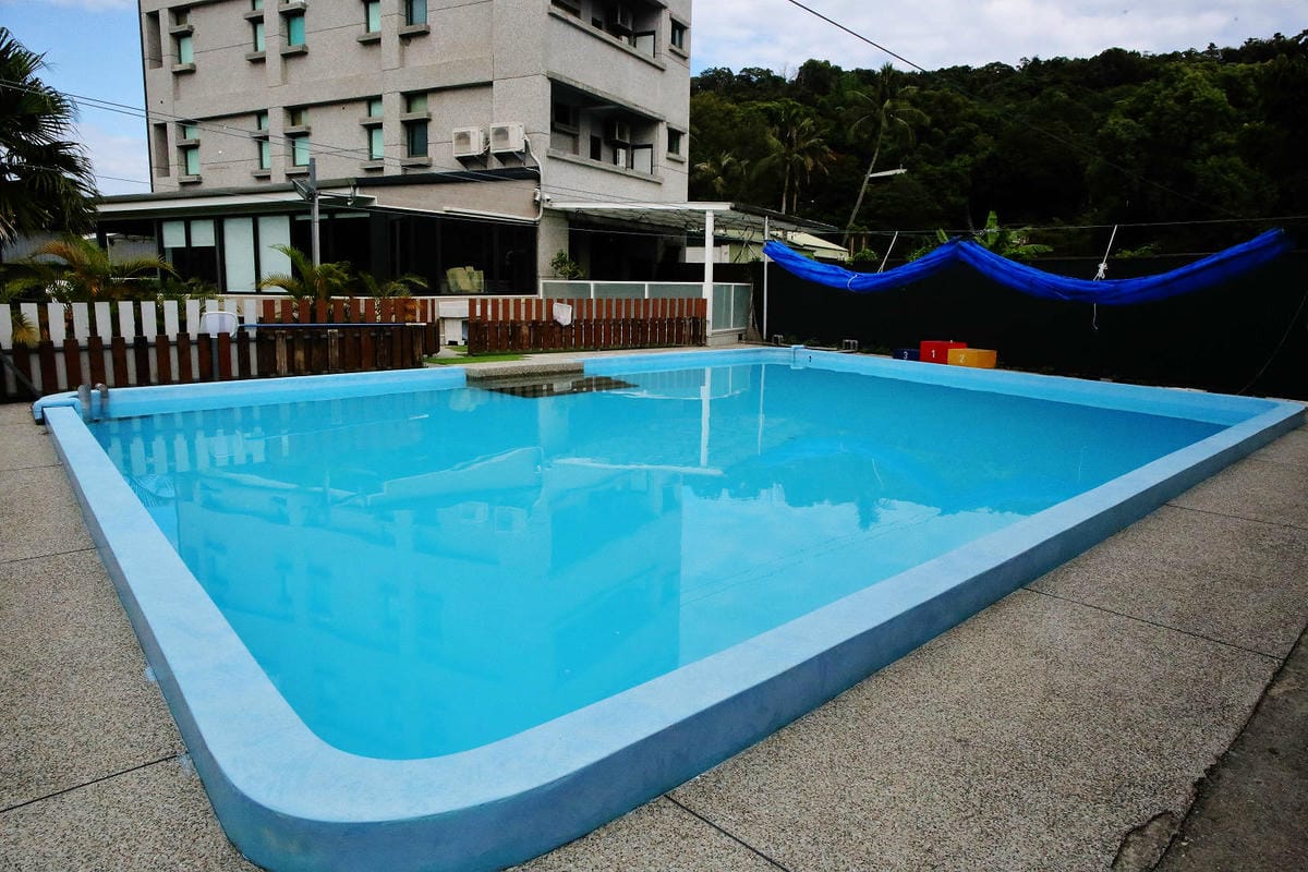 【花蓮寵物友善民宿】花蓮快樂狗，近市區+千坪草地+毛孩泳池+