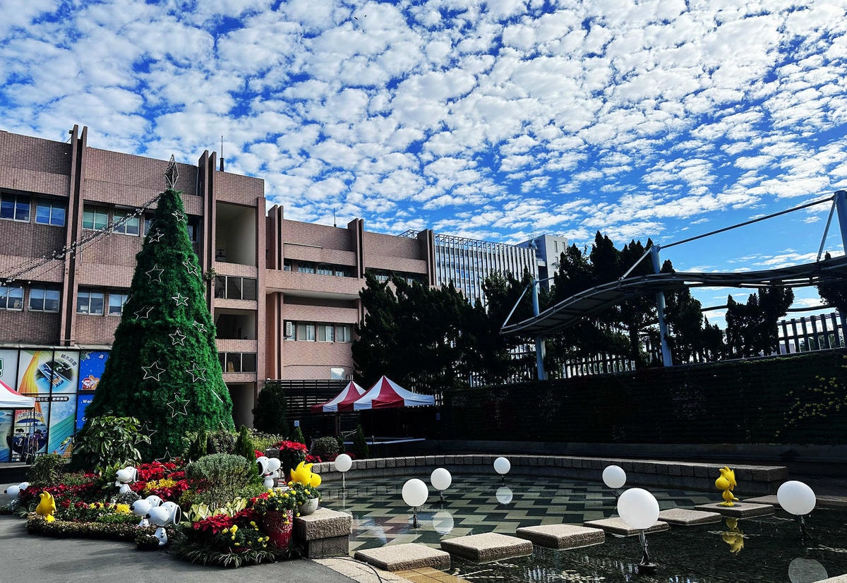 2025公館聖誕季登場!「史努比」和「糊塗塌客」驚喜現身自來 2025公館聖誕季登場!「史努比」和「糊塗塌客」驚喜現身自來