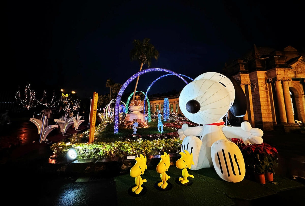 2025公館聖誕季登場!「史努比」和「糊塗塌客」驚喜現身自來 2025公館聖誕季登場!「史努比」和「糊塗塌客」驚喜現身自來