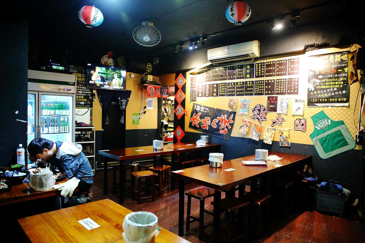 文山區居酒屋推薦！雞老闆桶仔雞-萬隆店，大口吃烤雞+KTV歡