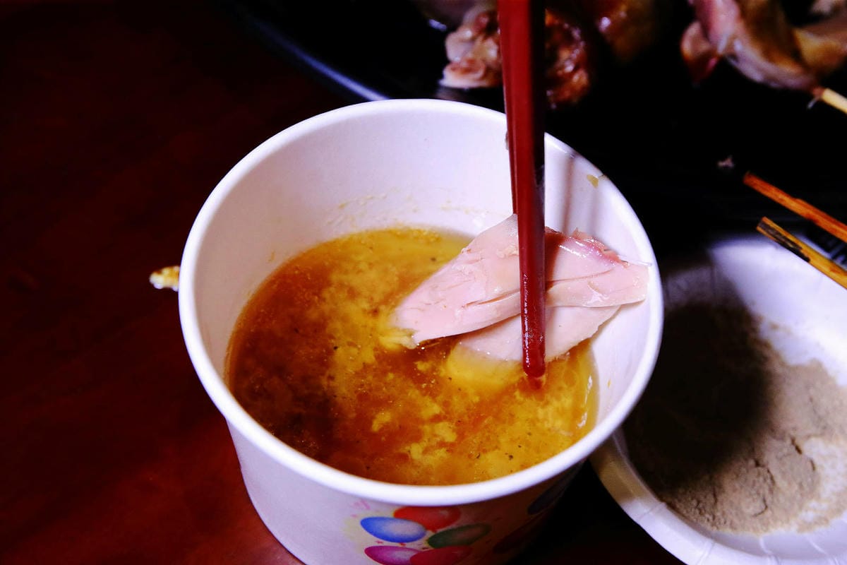 文山區居酒屋推薦！雞老闆桶仔雞-萬隆店，大口吃烤雞+KTV歡