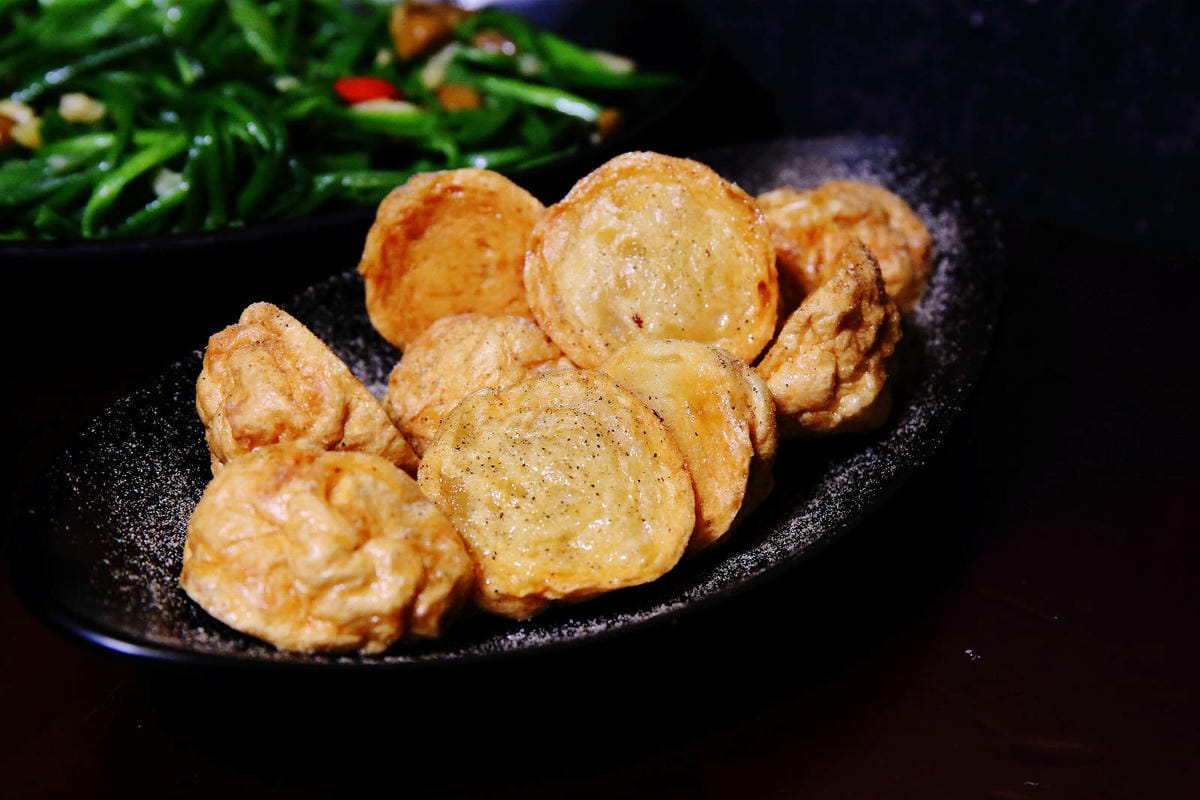 文山區居酒屋推薦！雞老闆桶仔雞-萬隆店，大口吃烤雞+KTV歡