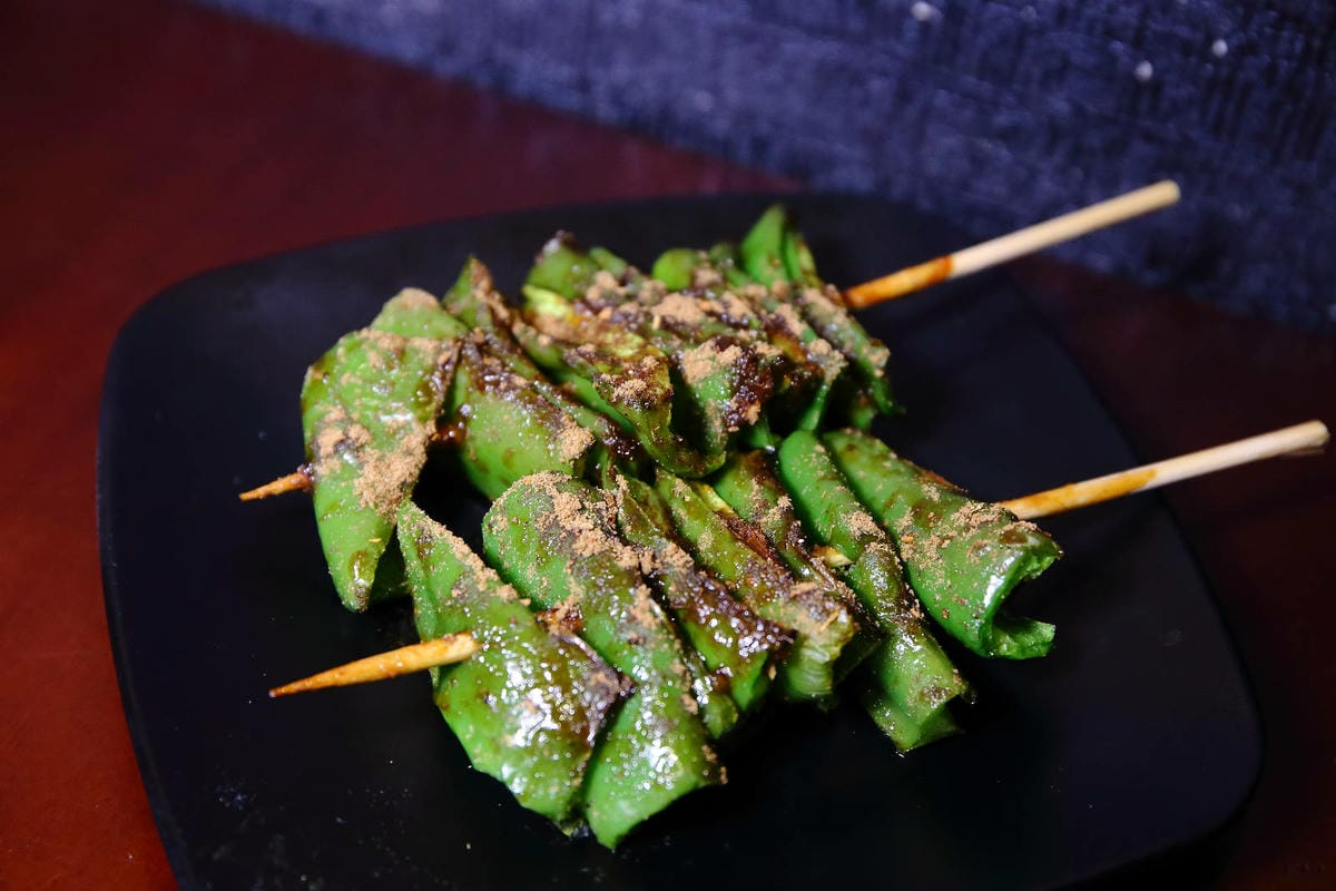 文山區居酒屋推薦！雞老闆桶仔雞-萬隆店，大口吃烤雞+KTV歡