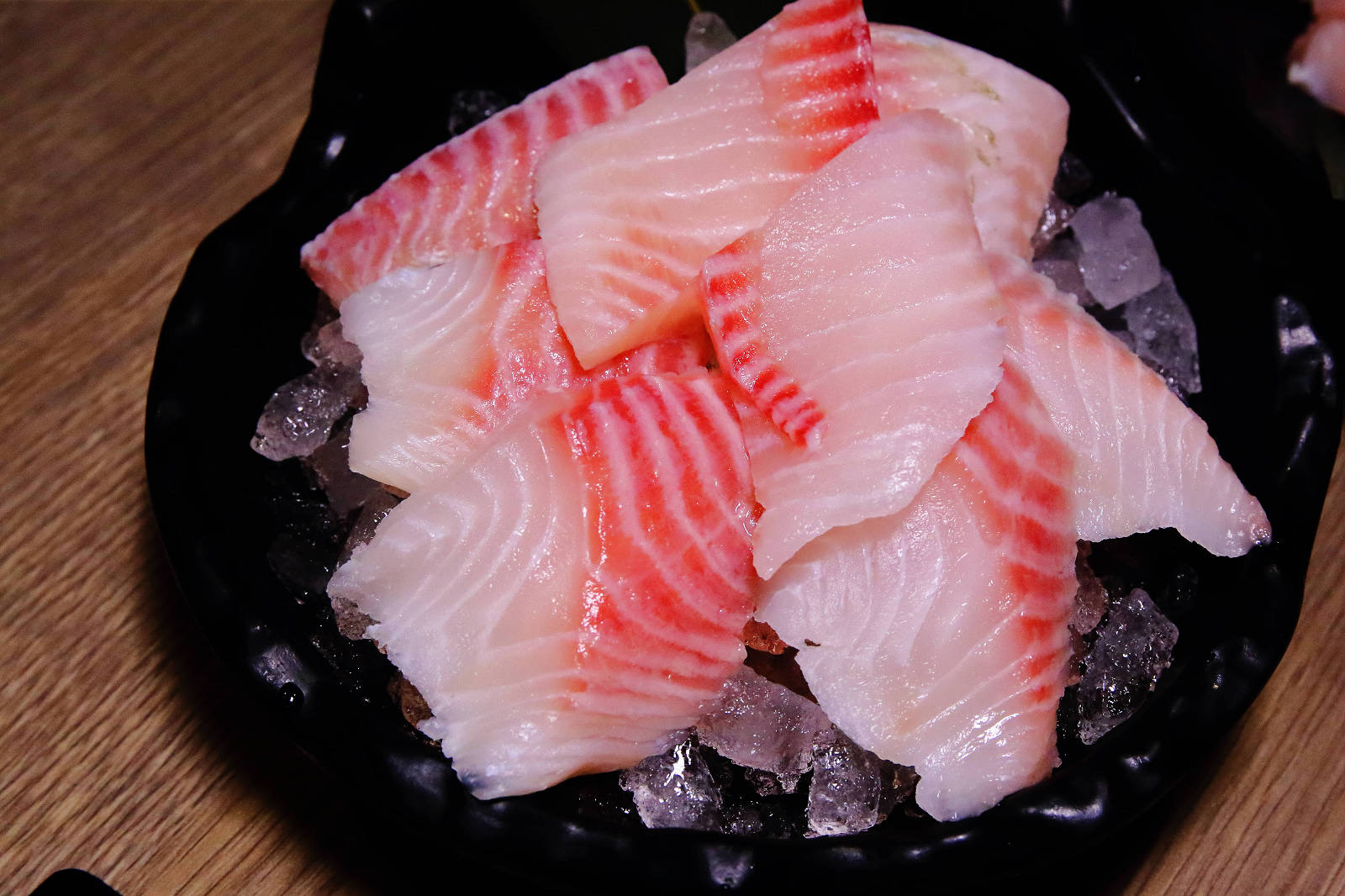 肉多多火鍋全台！全天候！平假日不限時！輕量級套餐299元起，蔬食自助吧吃到飽，CP值超高！(西門店、淡水店例假日除外，湯底、服務費另計)