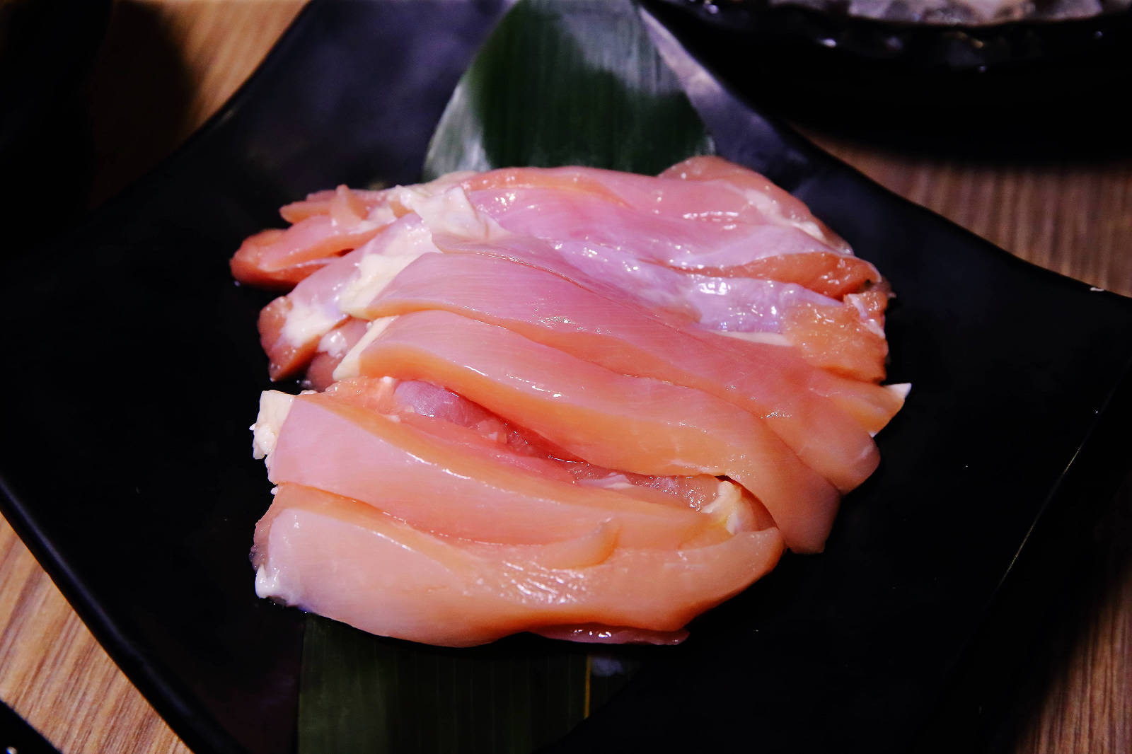 肉多多火鍋全台！全天候！平假日不限時！輕量級套餐299元起，蔬食自助吧吃到飽，CP值超高！(西門店、淡水店例假日除外，湯底、服務費另計)