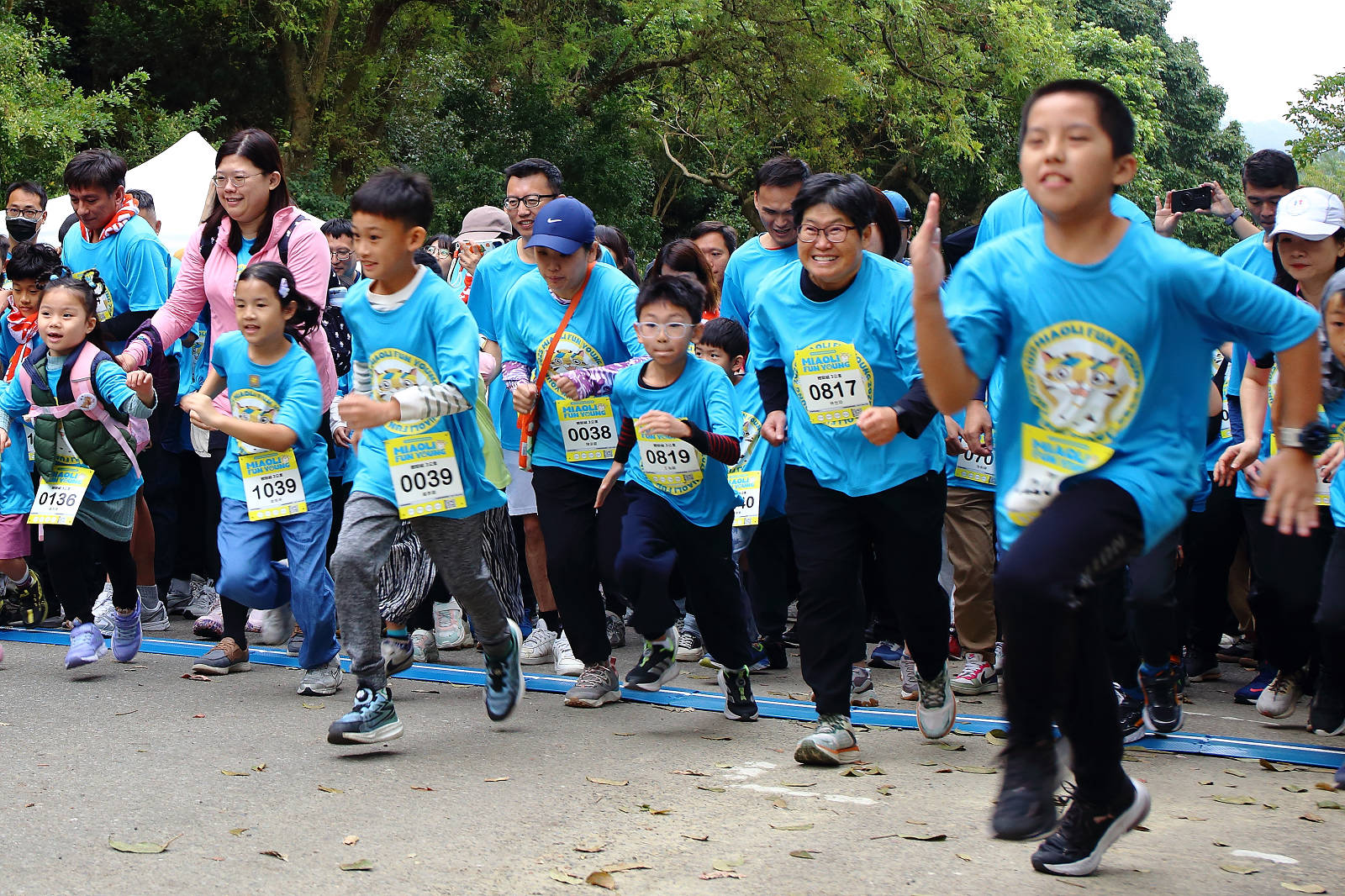 2025苗栗跑酷越野障礙賽，全台最FUN親子路跑，11道關卡障礙大賽、FUN電樂園、特色市集，最好玩路跑在這裡！