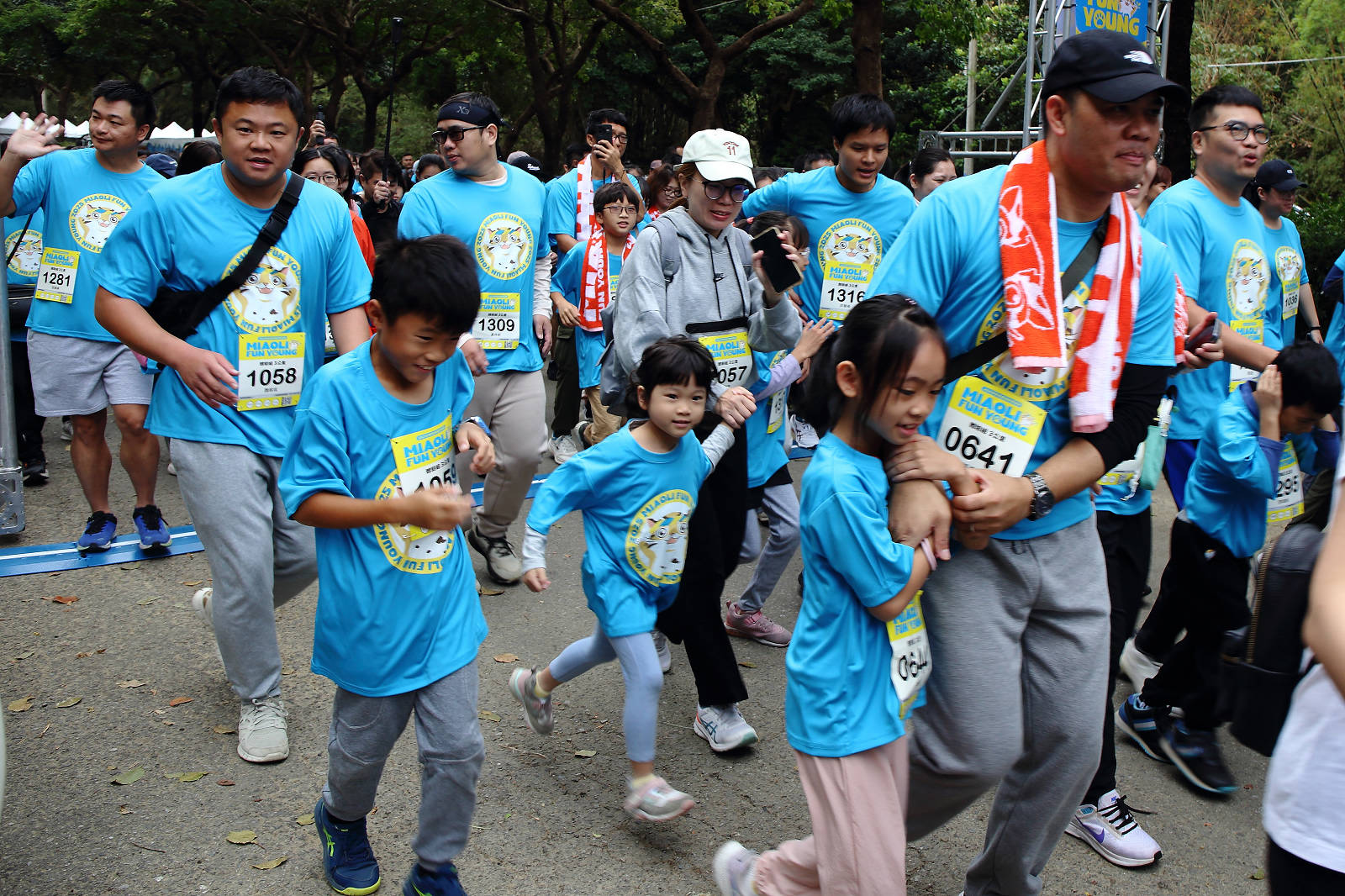 2025苗栗跑酷越野障礙賽，全台最FUN親子路跑，11道關卡障礙大賽、FUN電樂園、特色市集，最好玩路跑在這裡！