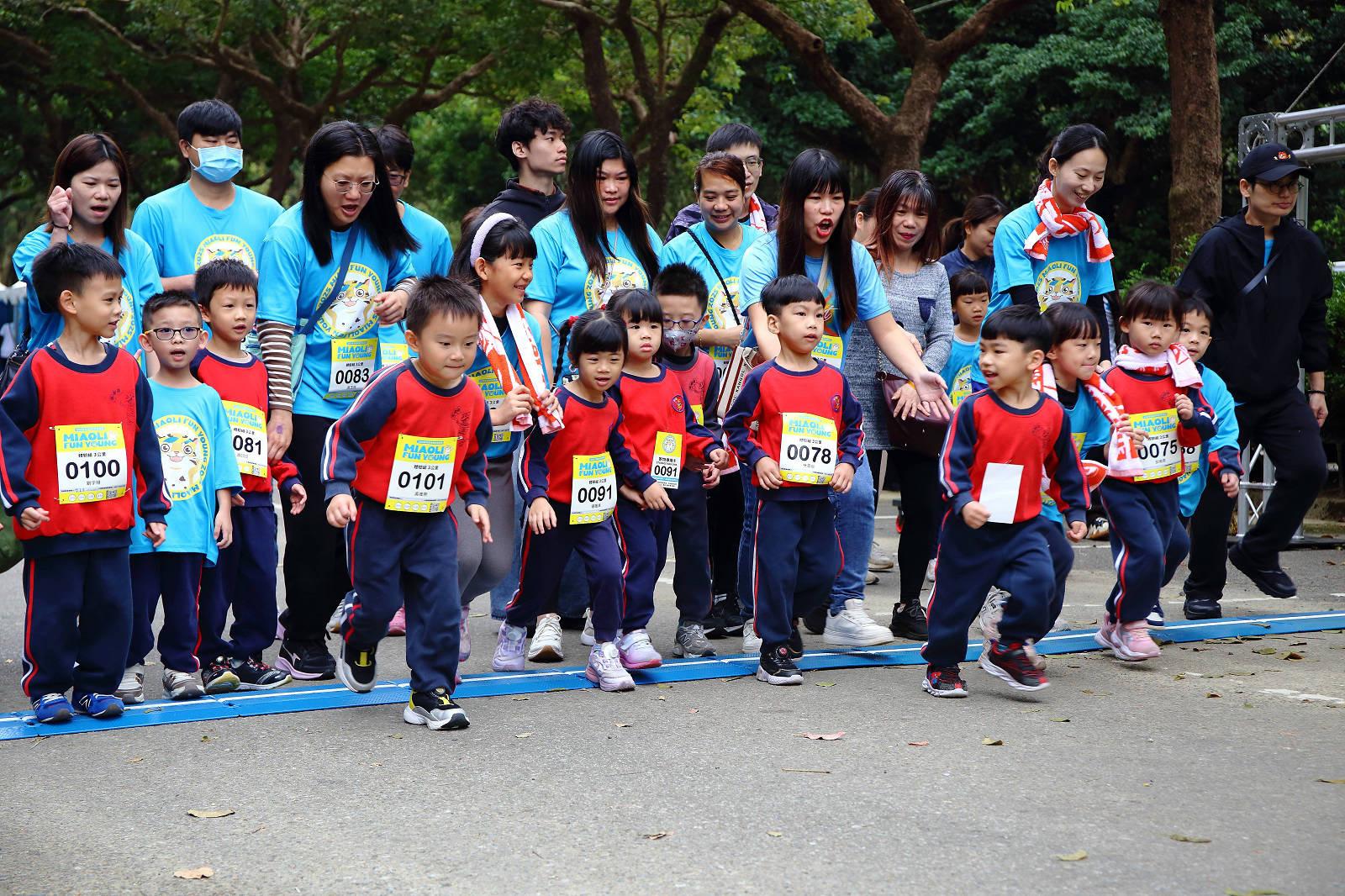 2025苗栗跑酷越野障礙賽，全台最FUN親子路跑，11道關卡障礙大賽、FUN電樂園、特色市集，最好玩路跑在這裡！