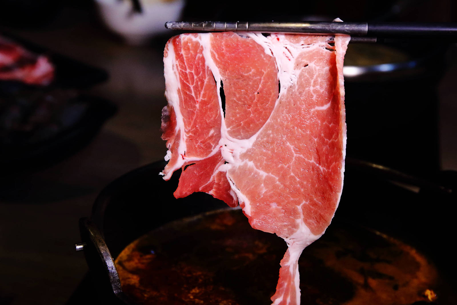 肉多多火鍋全台！全天候！平假日不限時！輕量級套餐299元起，蔬食自助吧吃到飽，CP值超高！(西門店、淡水店例假日除外，湯底、服務費另計)