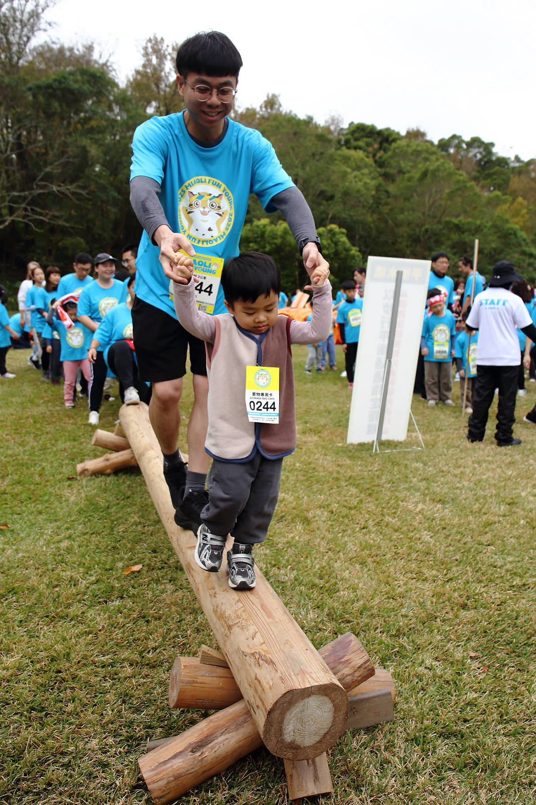 2025苗栗跑酷越野障礙賽，全台最FUN親子路跑，11道關卡障礙大賽、FUN電樂園、特色市集，最好玩路跑在這裡！