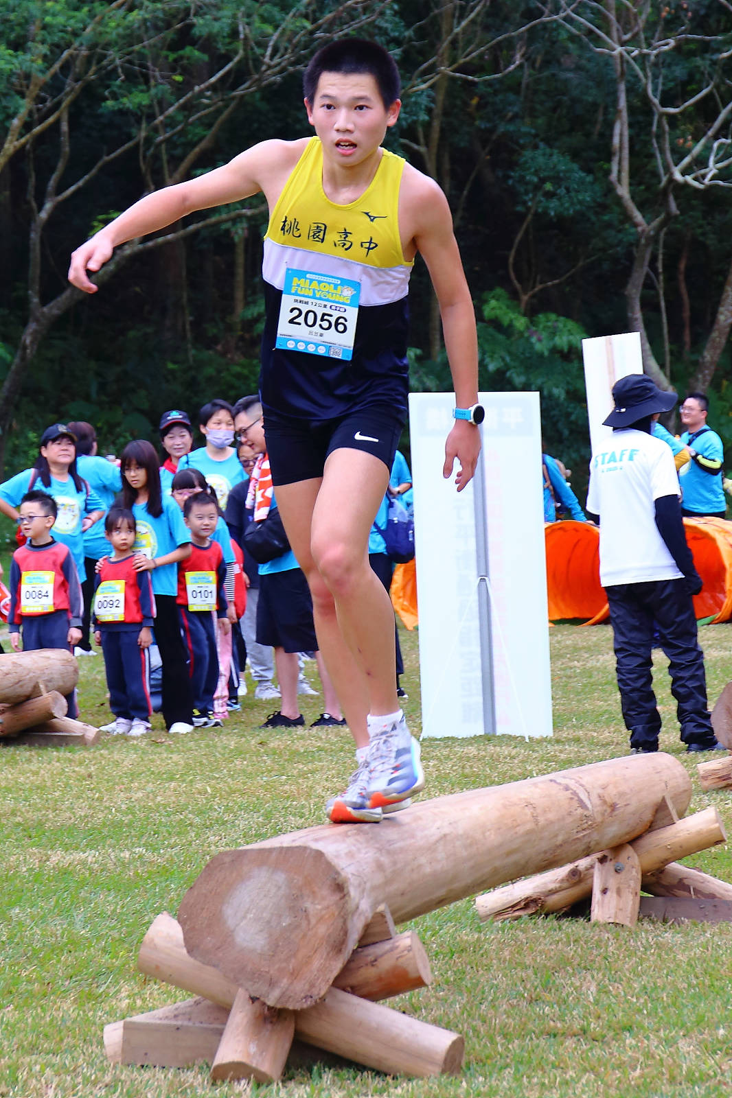 2025苗栗跑酷越野障礙賽，全台最FUN親子路跑，11道關卡障礙大賽、FUN電樂園、特色市集，最好玩路跑在這裡！