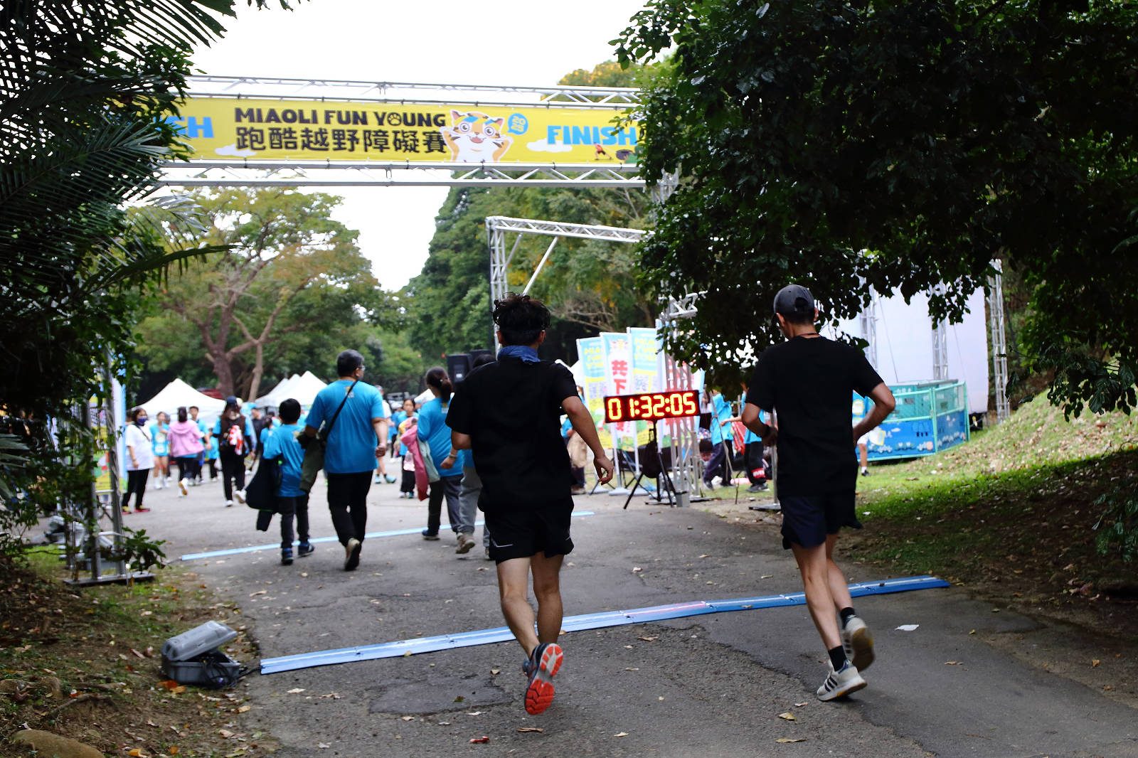 2025苗栗跑酷越野障礙賽，全台最FUN親子路跑，11道關卡障礙大賽、FUN電樂園、特色市集，最好玩路跑在這裡！