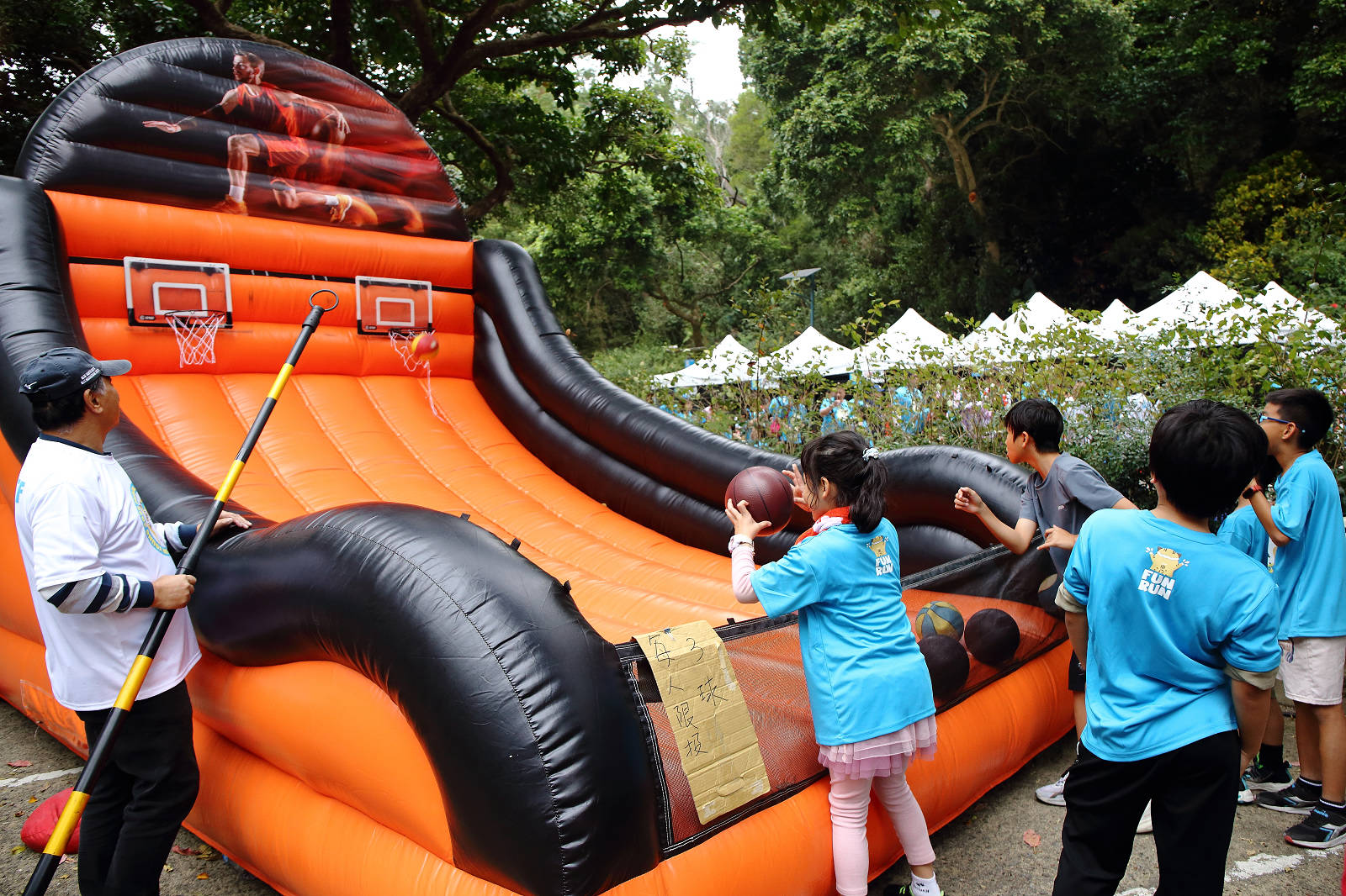 2025苗栗跑酷越野障礙賽，全台最FUN親子路跑，11道關卡障礙大賽、FUN電樂園、特色市集，最好玩路跑在這裡！