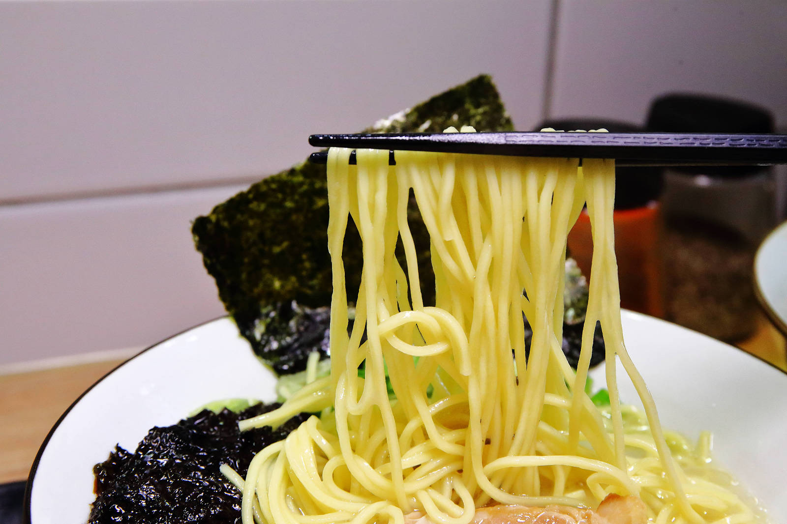 桃園龍潭拉麵推薦，拉麵一澍-桃園龜山超人氣拉麵插旗龍潭啦，濃厚雞豚白湯、炙燒叉燒超級威(免費加麵一次)