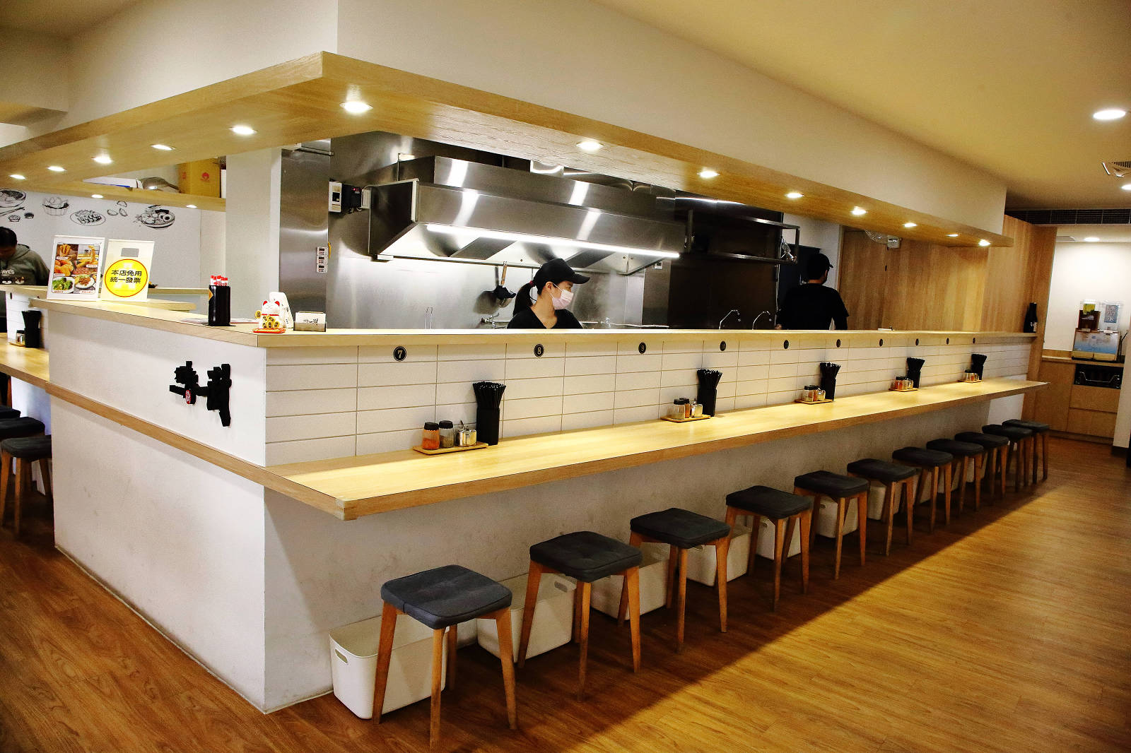 桃園龍潭拉麵推薦，拉麵一澍-桃園龜山超人氣拉麵插旗龍潭啦，濃厚雞豚白湯、炙燒叉燒超級威(免費加麵一次)