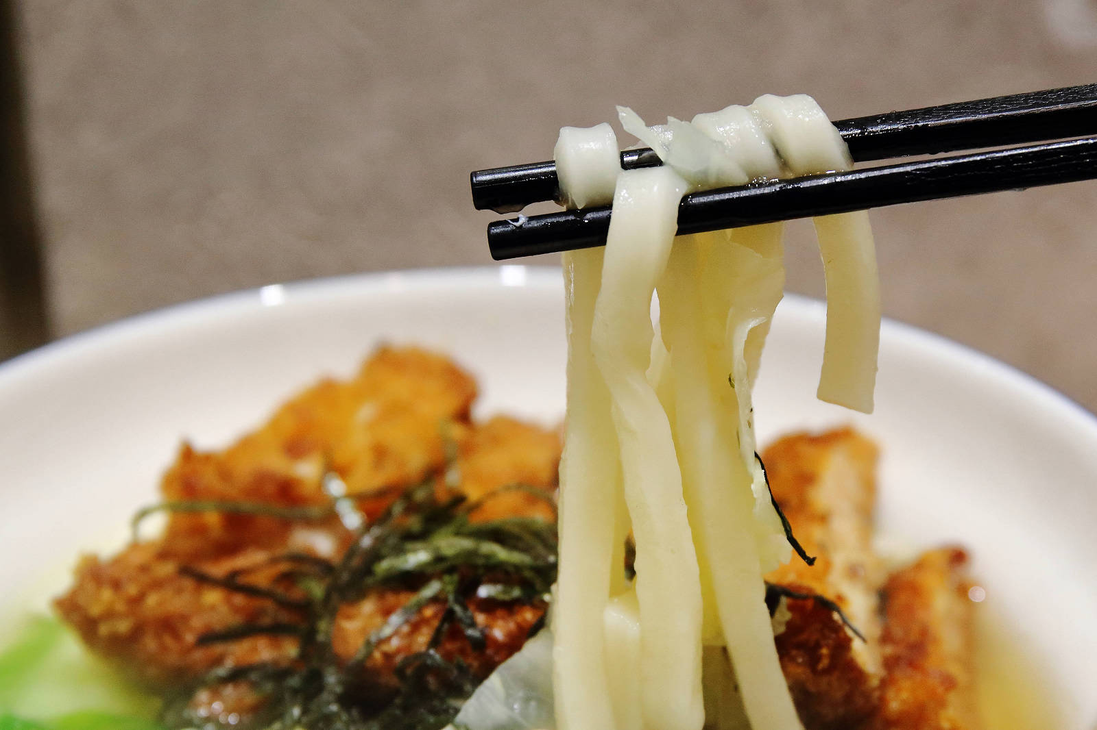 蘆洲必訪的寵物友善早午餐-樸樂蘆洲永平店，大份量早午餐又有可愛店狗，任點無雷