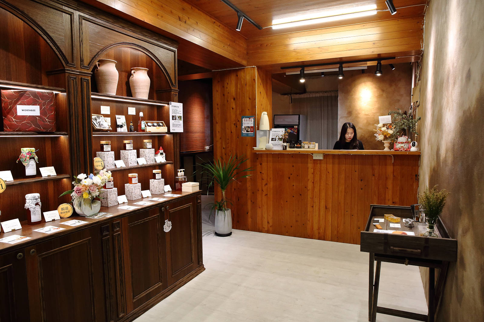 【迪化街伴手禮推薦】滿誠蜂蜜純蜂蜜專賣店,喝杯免費現沖蜂蜜飲,下午茶體驗、天然蜂產品 - 第4張圖 【迪化街伴手禮推薦】滿誠蜂蜜純蜂蜜專賣店,喝杯免費現沖蜂蜜飲,下午茶體驗、天然蜂產品