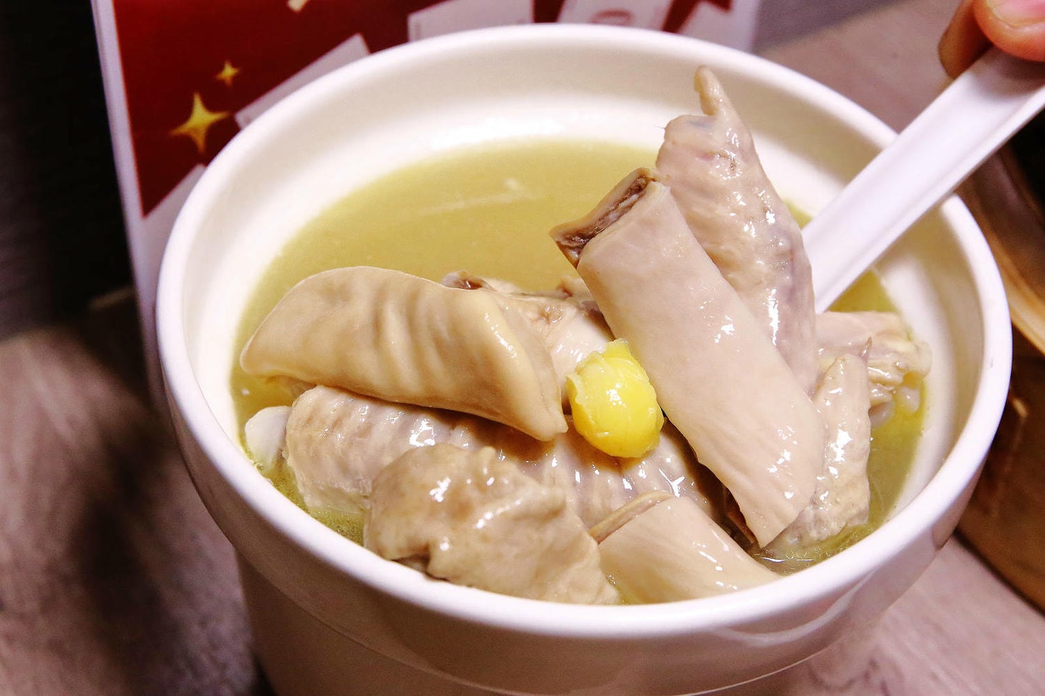 【中和港式點心】中和必吃平價港點「上手食客-中和福祥店」,提供免費無限續點的珍珠甜湯(寵物友善) - 第22張圖 【中和港式點心】中和必吃平價港點「上手食客-中和福祥店」,提供免費無限續點的珍珠甜湯(寵物友善)