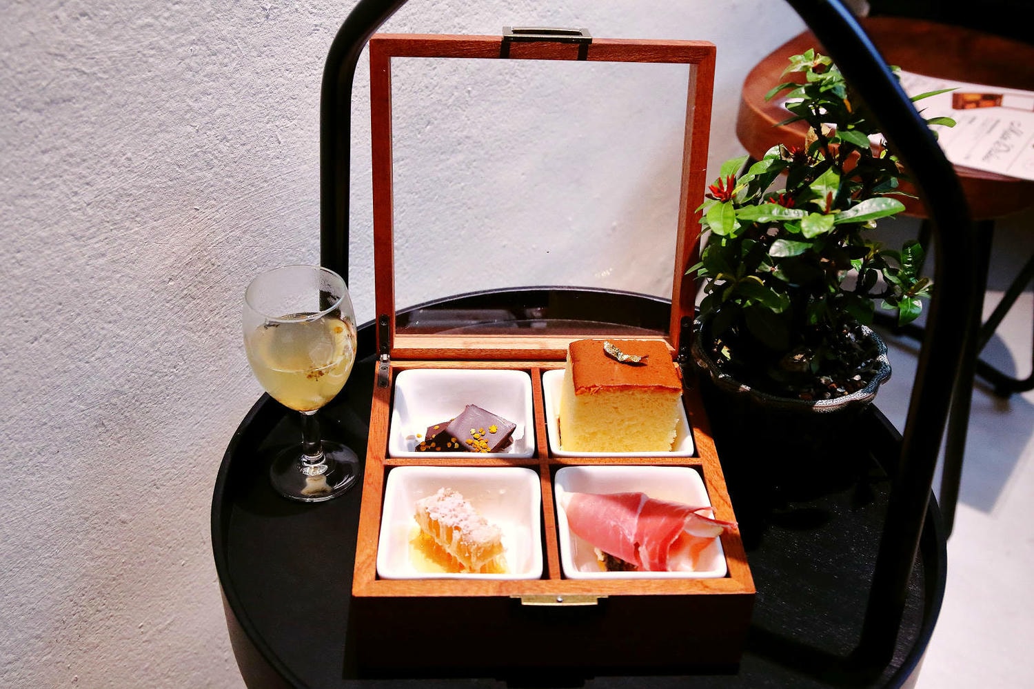 【迪化街伴手禮推薦】滿誠蜂蜜純蜂蜜專賣店,喝杯免費現沖蜂蜜飲,下午茶體驗、天然蜂產品 - 第22張圖 【迪化街伴手禮推薦】滿誠蜂蜜純蜂蜜專賣店,喝杯免費現沖蜂蜜飲,下午茶體驗、天然蜂產品