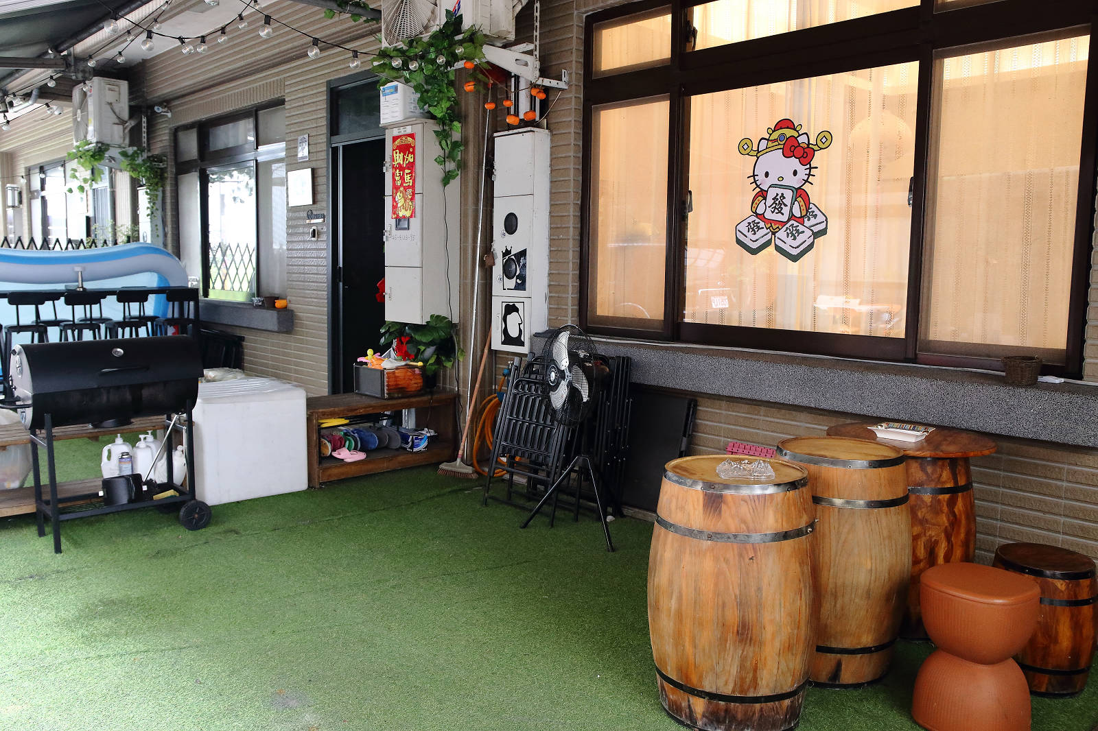 宜蘭住宿包棟推薦-【空島二館7號房】寵物友善×KTV歡唱×自動麻將桌×烤肉場地，最多可住14人包棟，超適合親友團、家庭旅行一起住！