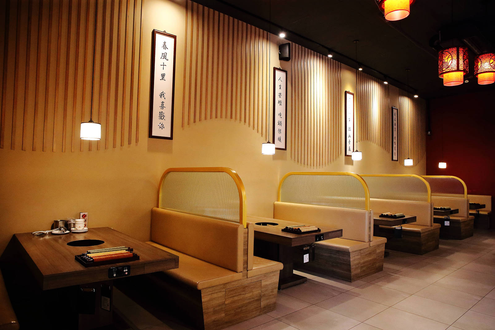 【宜蘭吃到飽】麻辣囍室,宮廷風火鍋吃到飽,寵物友善天花板!狗狗也能一起開吃的神級火鍋店 - 第4張圖 【宜蘭吃到飽】麻辣囍室,宮廷風火鍋吃到飽,寵物友善天花板!狗狗也能一起開吃的神級火鍋店