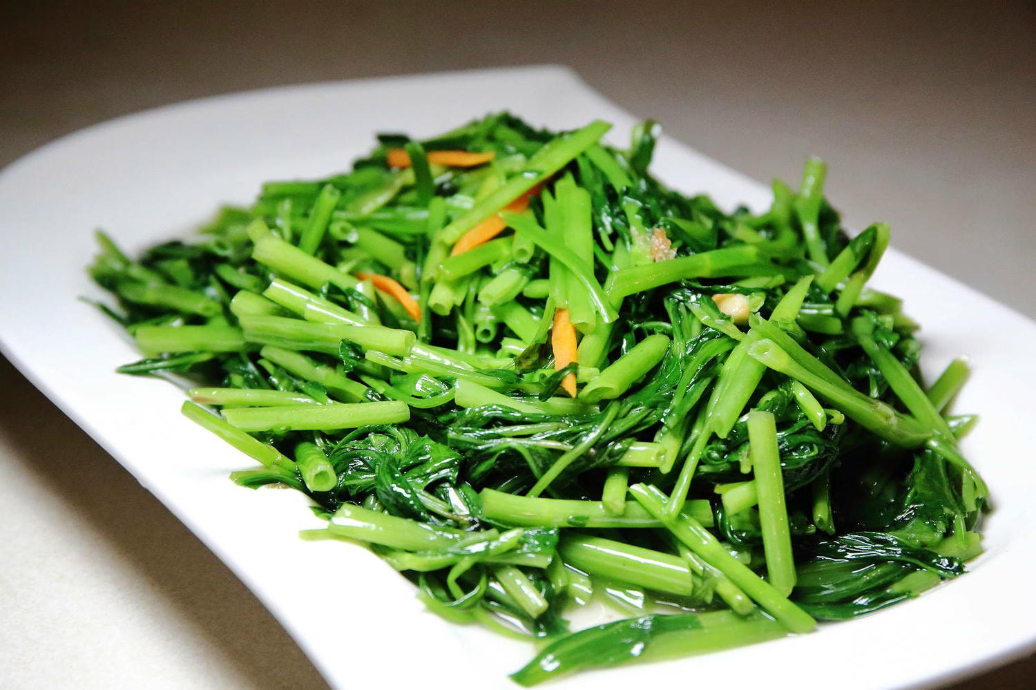 宜蘭美食-阿爹ㄟ灶腳，傳承總舖師的平價宜蘭傳統特色手路菜，重點還是寵物友善，可以帶毛孩們一起去用餐唷