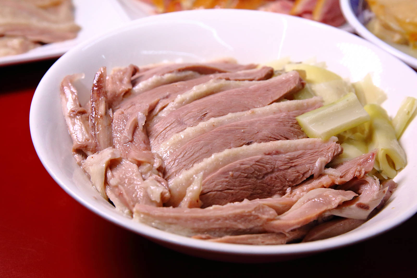 【板橋美食】呈信鵝肉板橋中山店，永和排隊名店「呈信鵝肉」終於來板橋開店拉，百元小吃鵝肉飯，上班族的美食口袋名單！